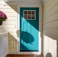 Listing<br>Videos Blue door